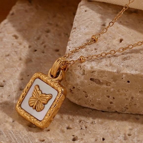 NEW Gold Natural Shell Square Butterfly Pendant On Satellite Chain Necklace - Picture 3 of 7